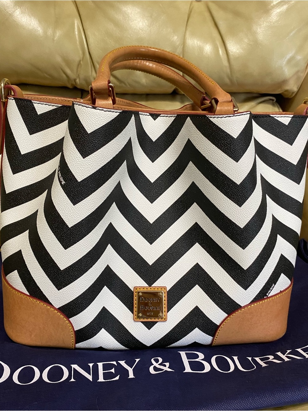 SALE! Dooney & Bourke Large Brenna Satchel & Zip Wallet Set Black/White - Picture 3 of 16
